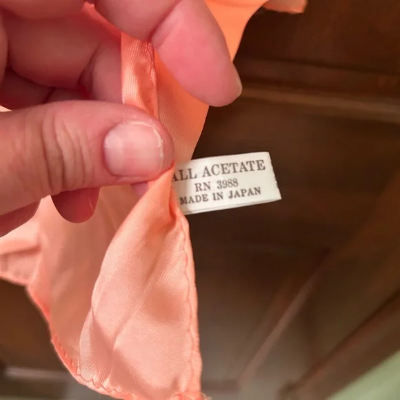 VTG Beautiful Acetate Peach oblong scarf. Made in Japan. - Picture 3 of 5